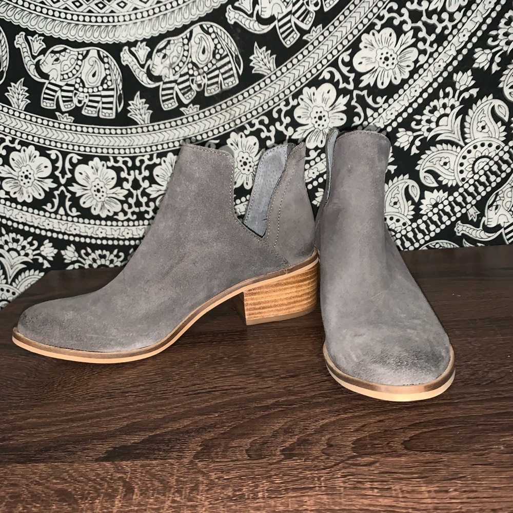 ankle boots